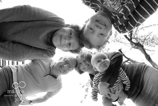 Familien-Fotoshooting bei Wetzlar - natürliche Familienfotografie