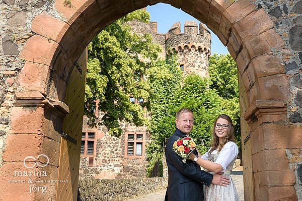 Hochzeits-Fotograf Gießen: Paar-Fotoshooting bei einer Hochzeit auf Burg Staufenberg