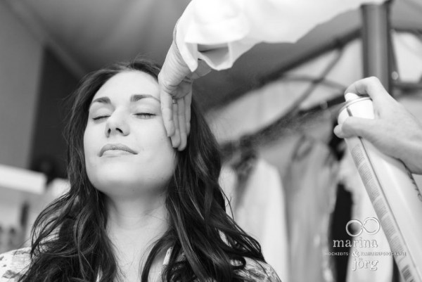 Hochzeitsfotograf Gießen: Styling-Reportage in der In Balance Kosmetik- und Wellness-Lounge, Fotos mit Visagistin wie beim Getting Ready der Braut