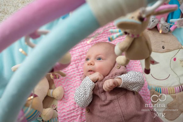 Neugeborenenfotos und Babyfotos - natürlich, ungestellt, echt. Babyfotografen Marburg