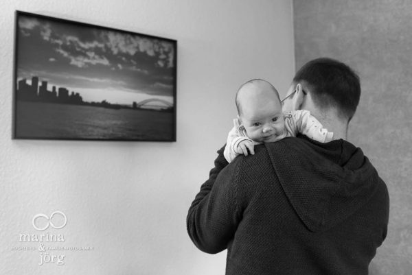 natürliche Babyfotografie in Gießen: ungestellte Babyfotos halten Erinnerungen an diese einzigartige Zeit fest