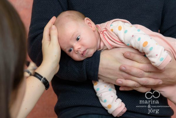 Newborn Homestory bei Gießen - natürliche Babyfotos ohne Schnickschnack