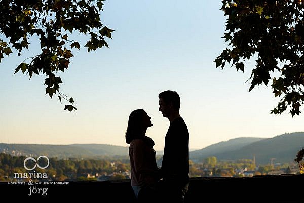 Moderne Paarfotos in Marburg - Paar-Fotoshooting vor der Hochzeit (Engagement-Shooting)