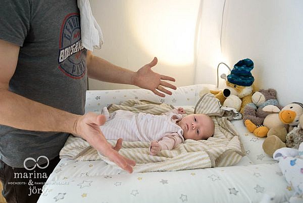 ungestellte Babyfotos entstanden bei einer Foto-Reportage bei Wetzlar - Homestory