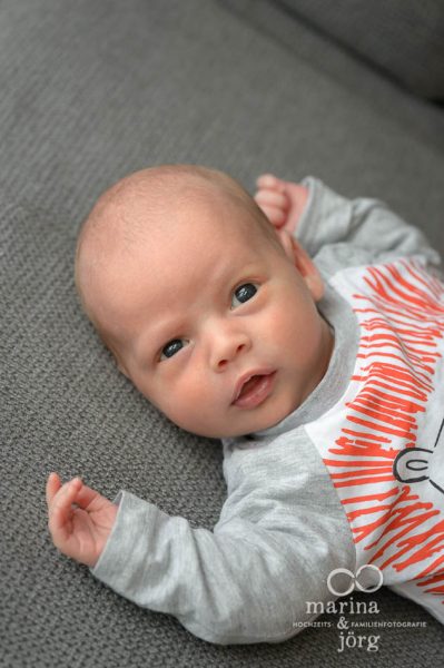 Babyfotograf Gießen - ungestelltes Babyfoto